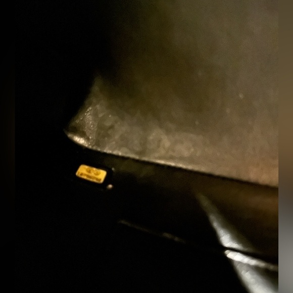 CHANEL TOTE CAVIAR LEATHER MEDALLION 🌟 AUTHENTIC 🌟 - Picture 7 of 13